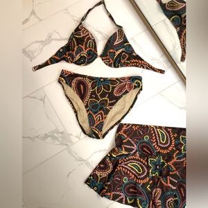 VS swimsuit with matching skirt, Size 36D/L